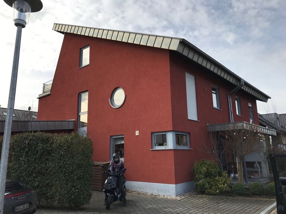 Seitliche Strassenansicht