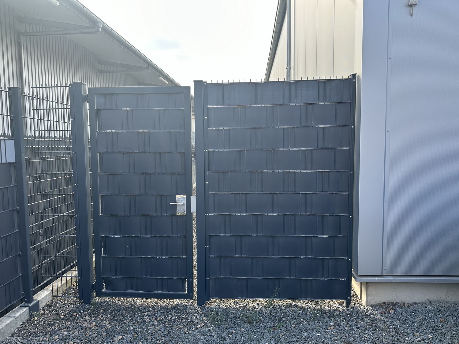 Seitlicher Durchgang / Ausstellung