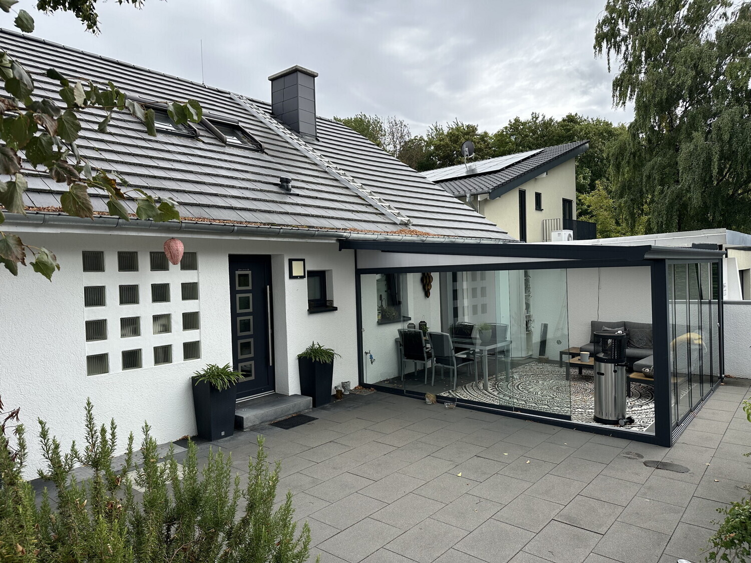 Terrasse - Wintergarten Strassenseite