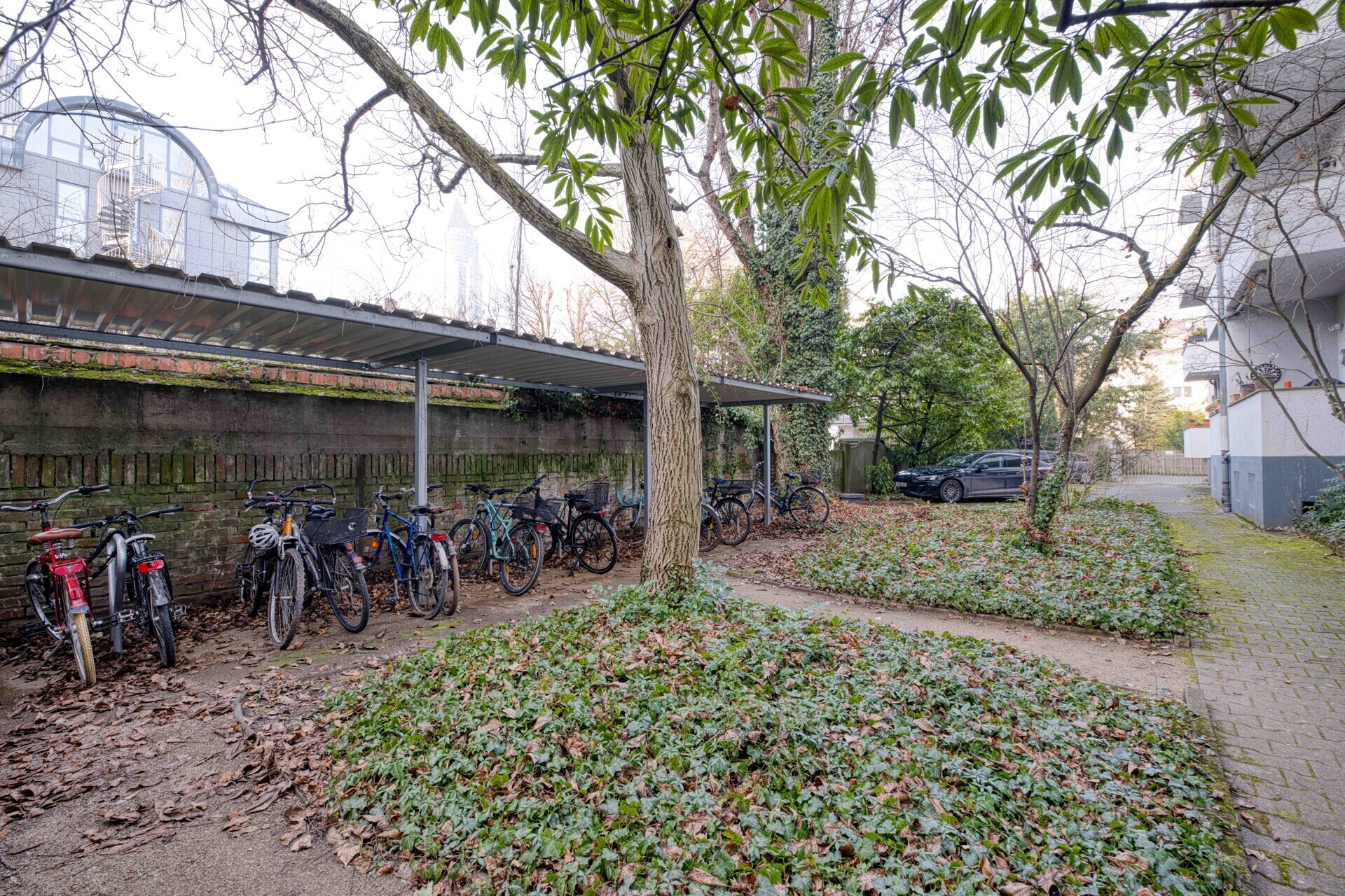 Abgeschlossene, überdachte Fahrradstellplätze