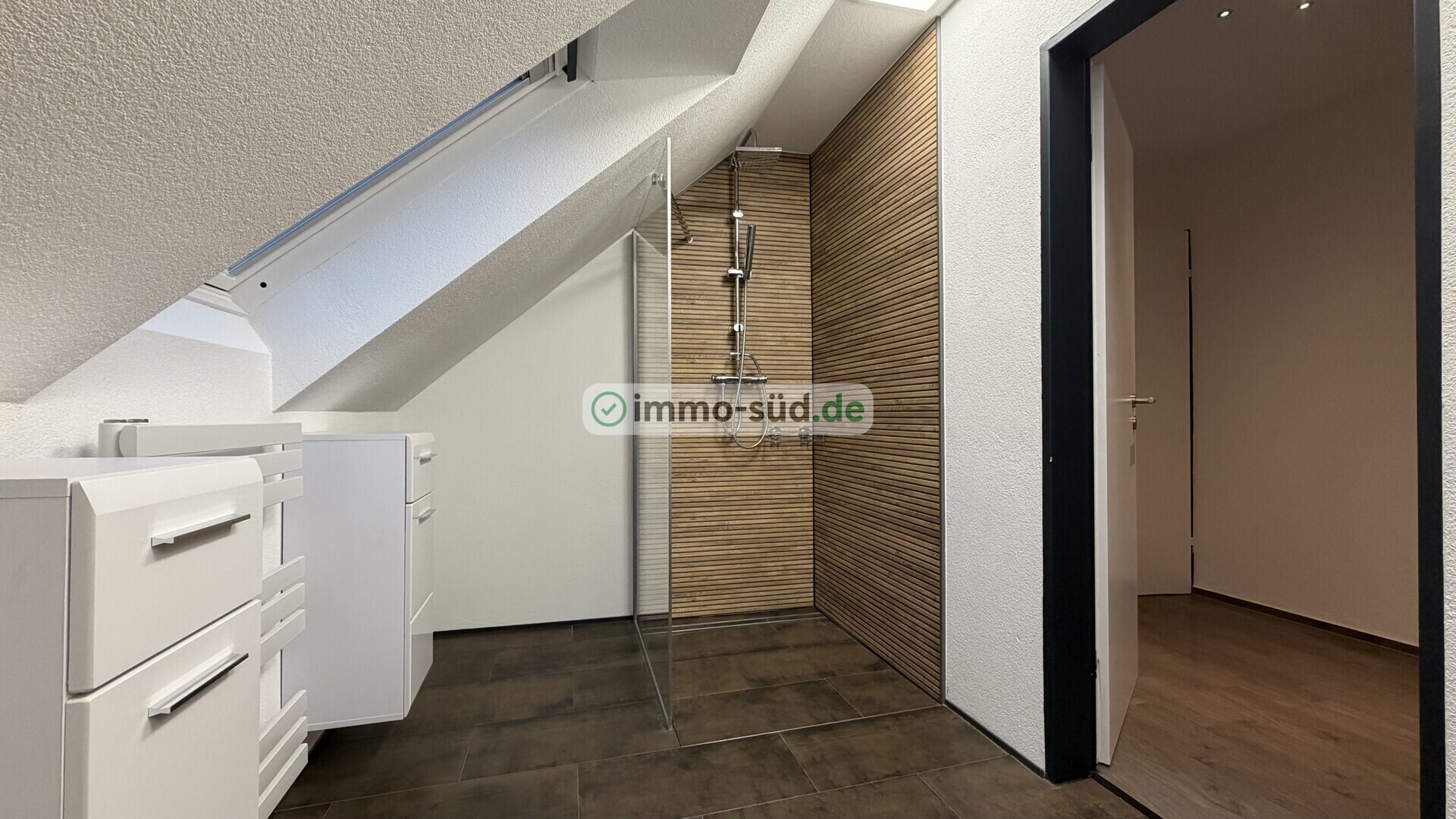 DG Wohnung Badezimmer