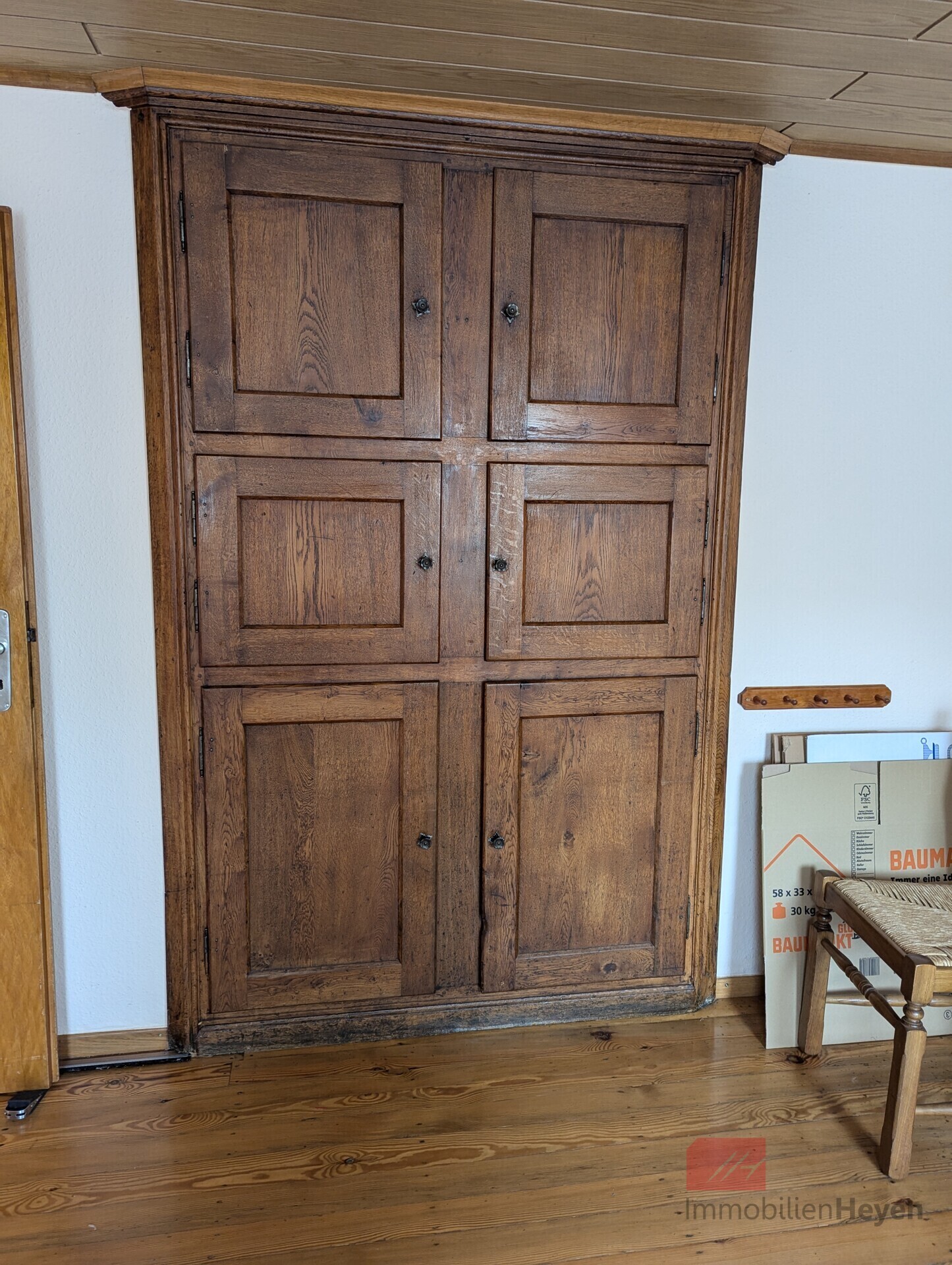 alter Einbauschrank