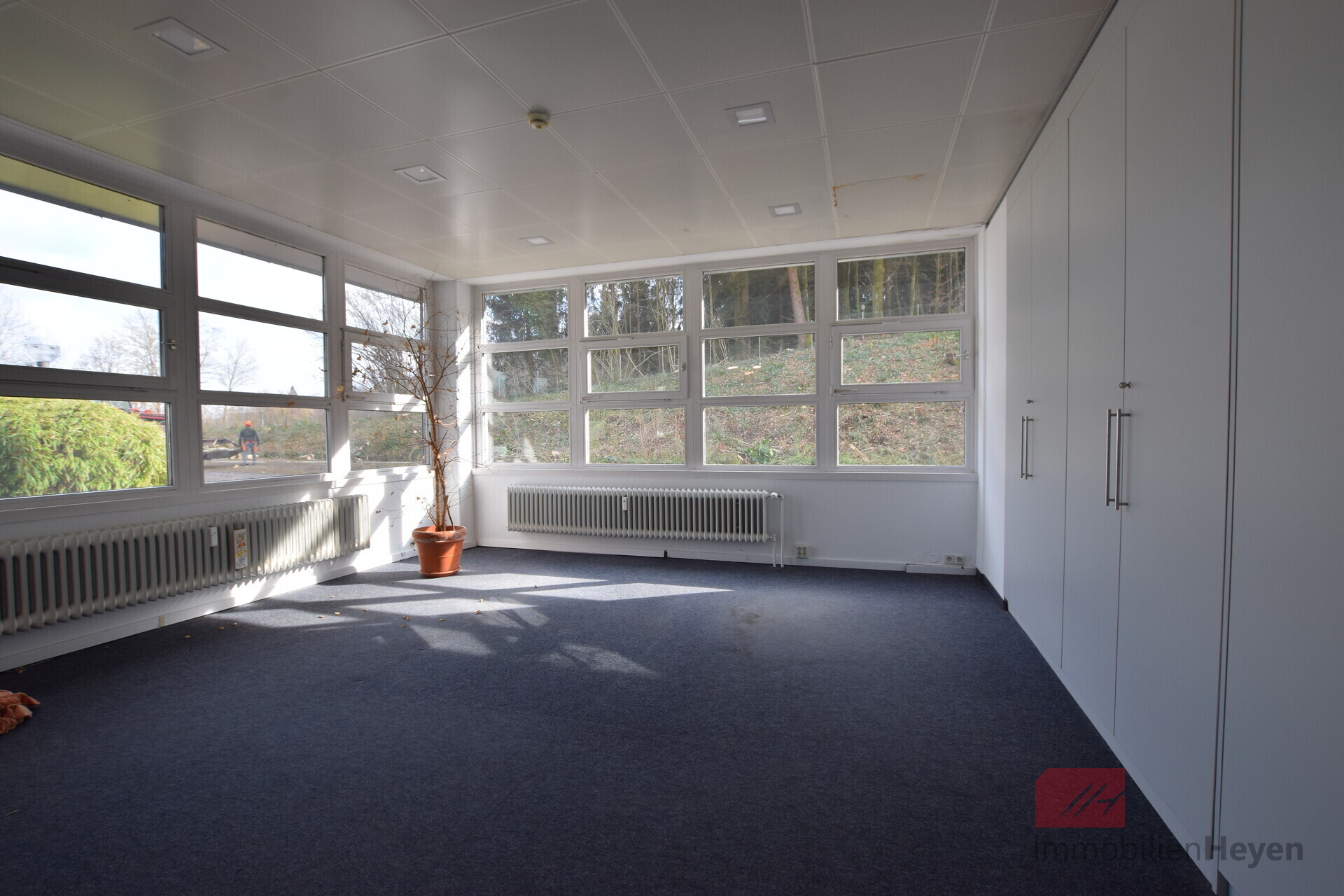 Büro EG