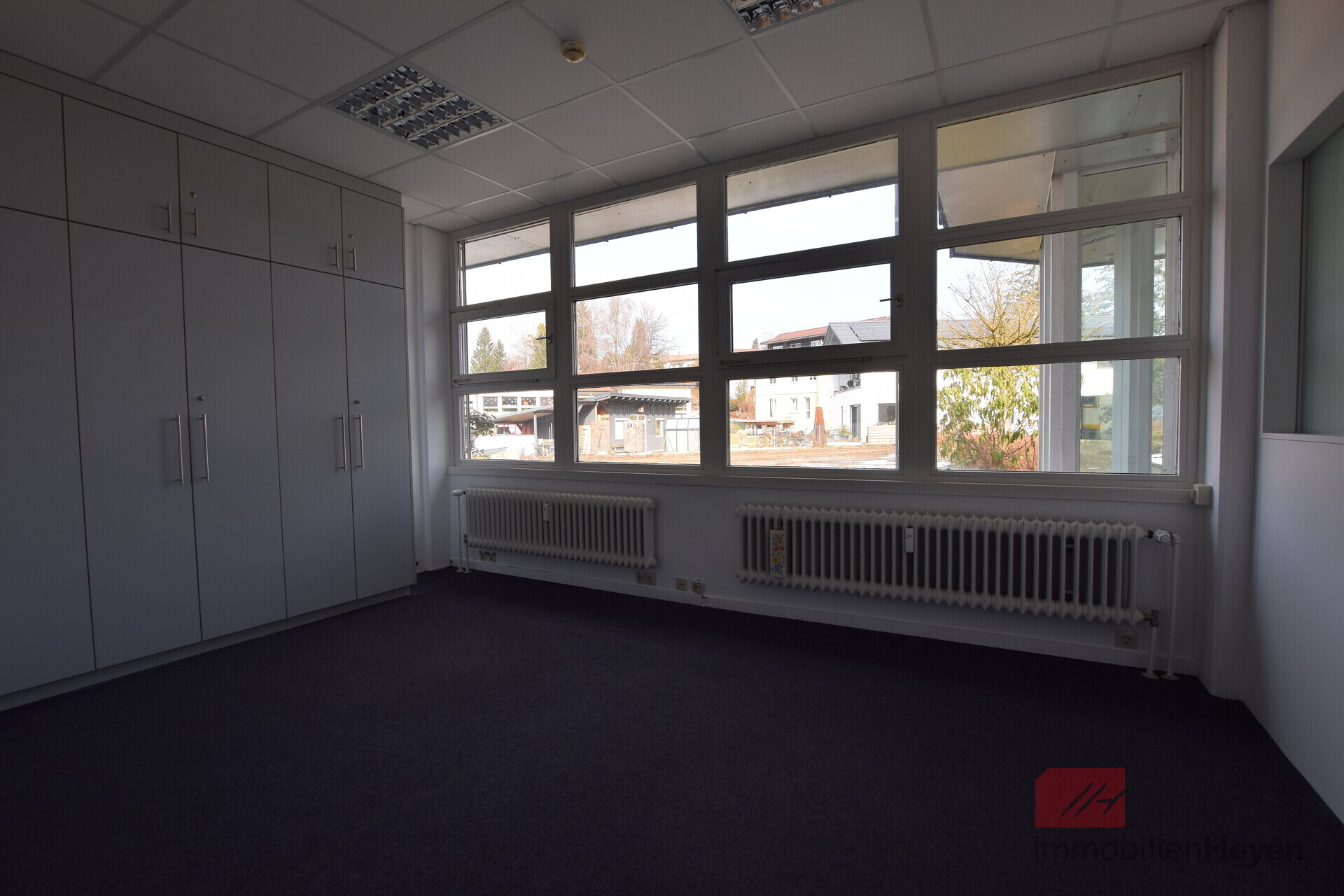 Büro EG
