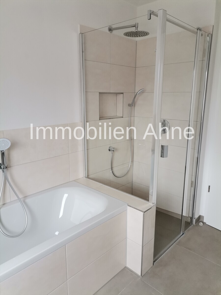 Dusche mit Echtglasabtrennung