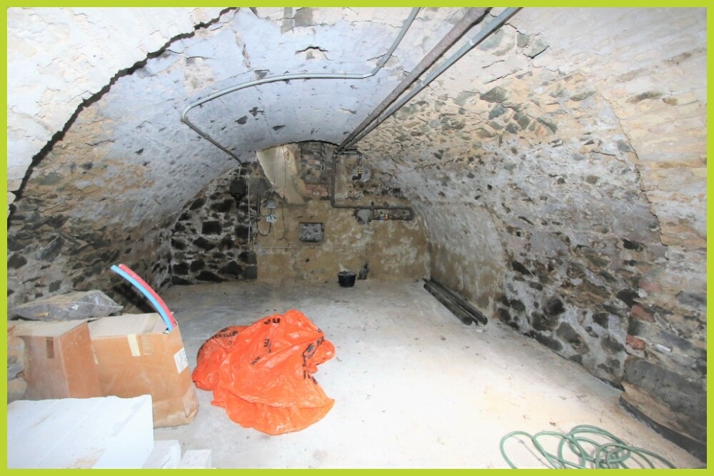 großes Kellergewölbe