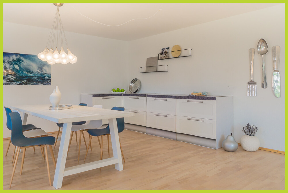 offene Küche und Essbereich