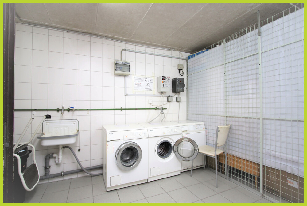 Waschmaschinen und Trockner mit Münzeinwurf