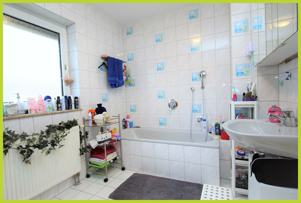 Badezimmer mit Wanne