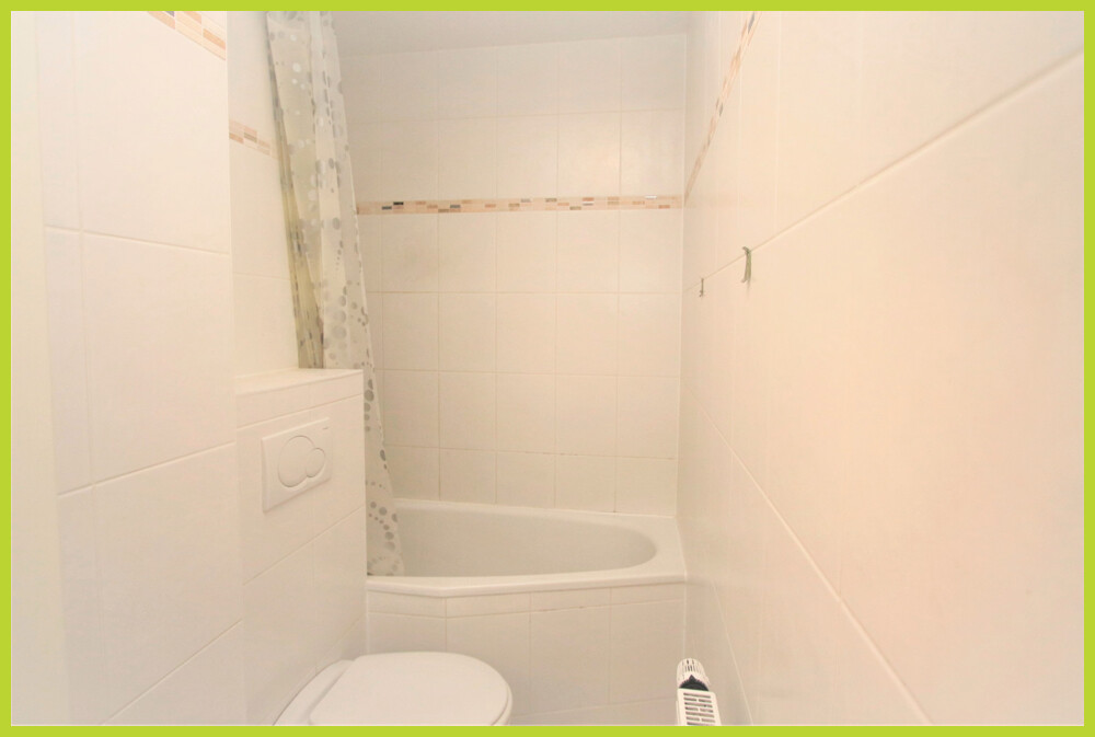 Badezimmer mit Wanne