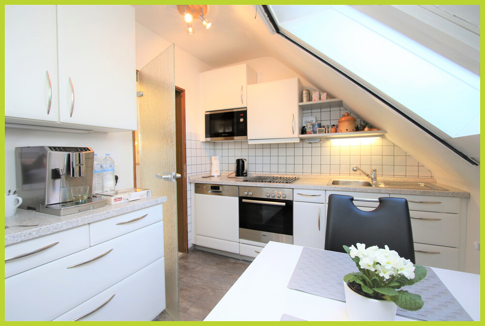 Küche mit Einbauküche