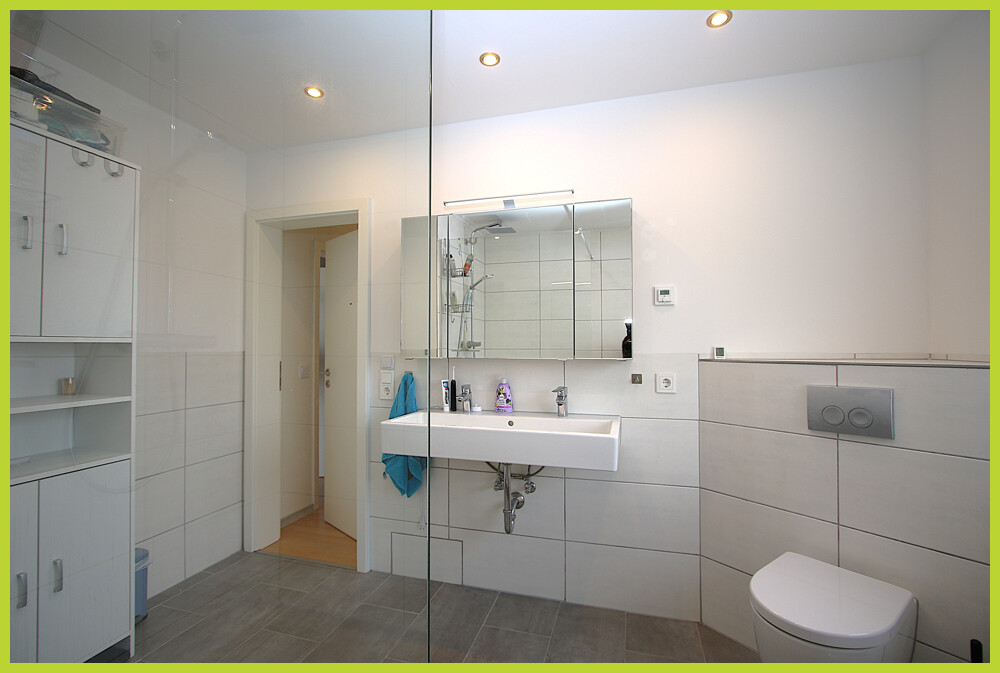 schickes Badezimmer
