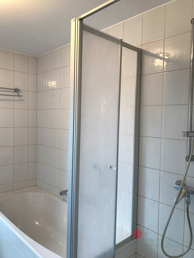 Bad-Dusche