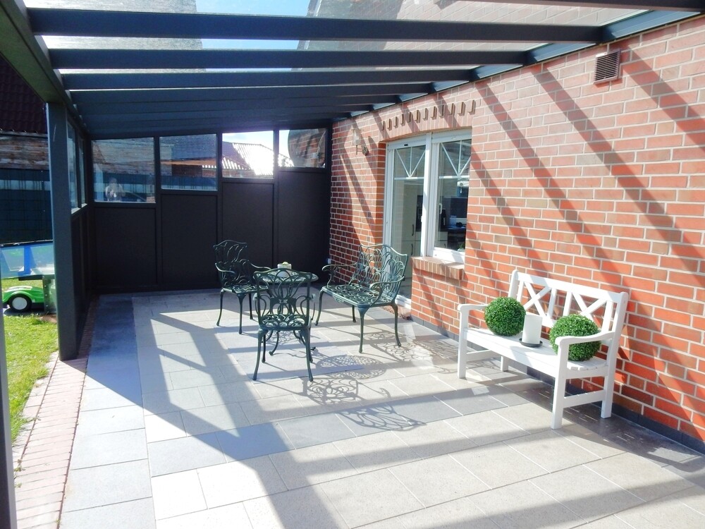 überdachte Terrasse