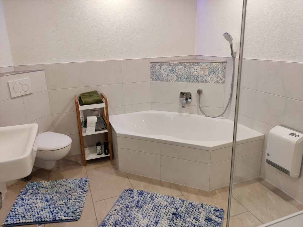 unteres Badezimmer