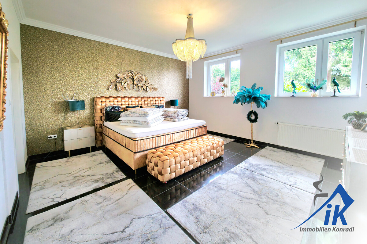 Schlafzimmer 1 