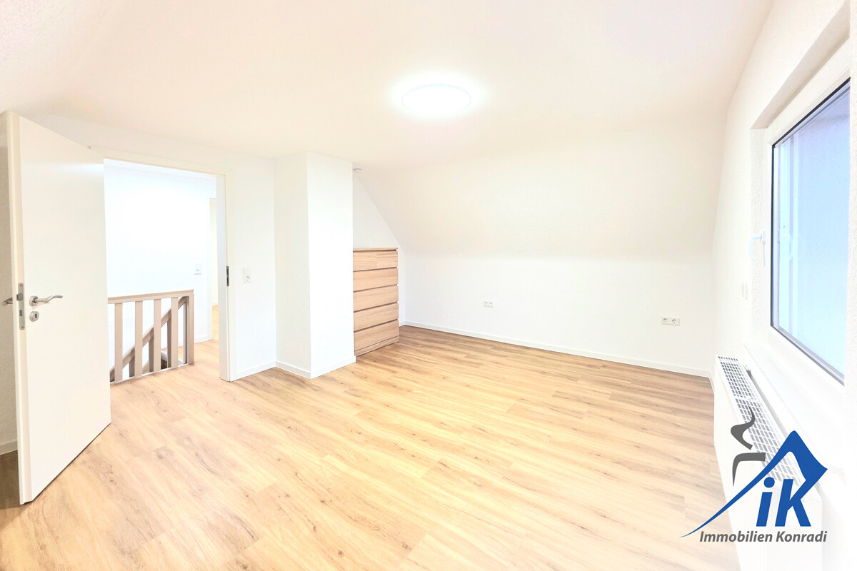 Schlafzimmer DG 