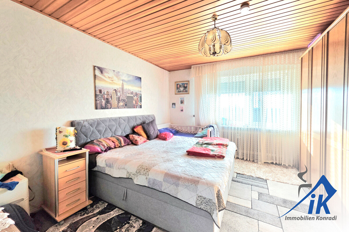 Schlafzimmer 3OG 