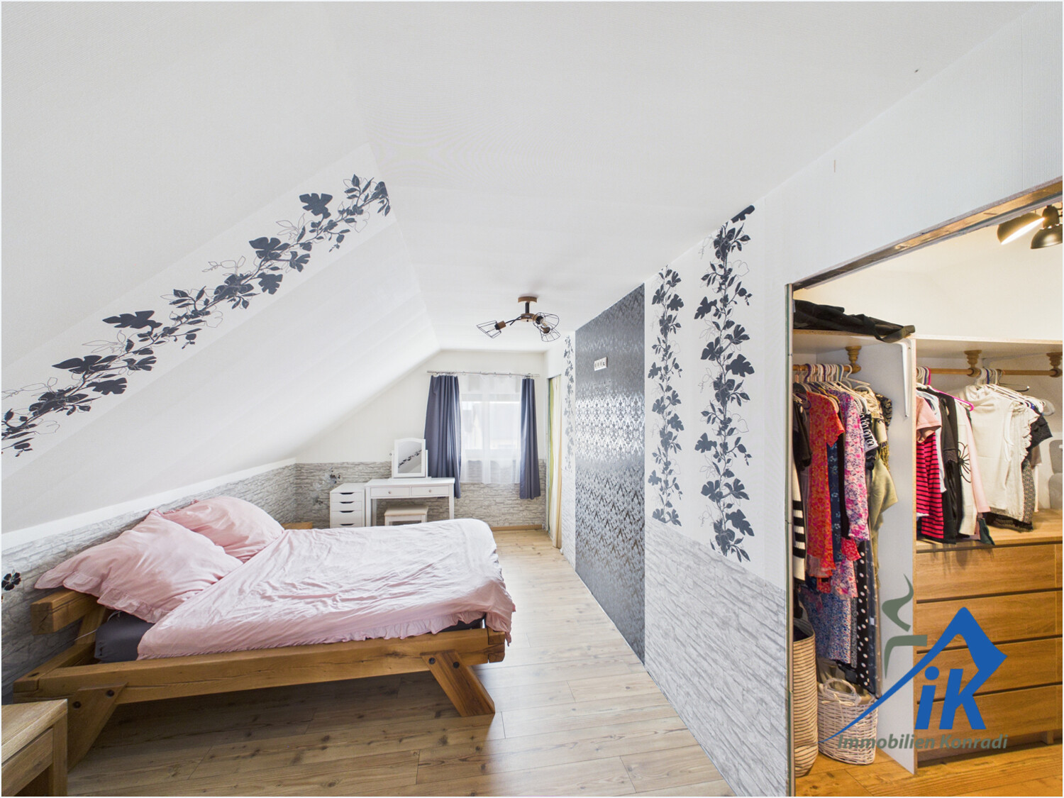 Schlafzimmer OG