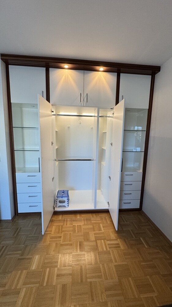 Einbau-Schlafzimmerschrank