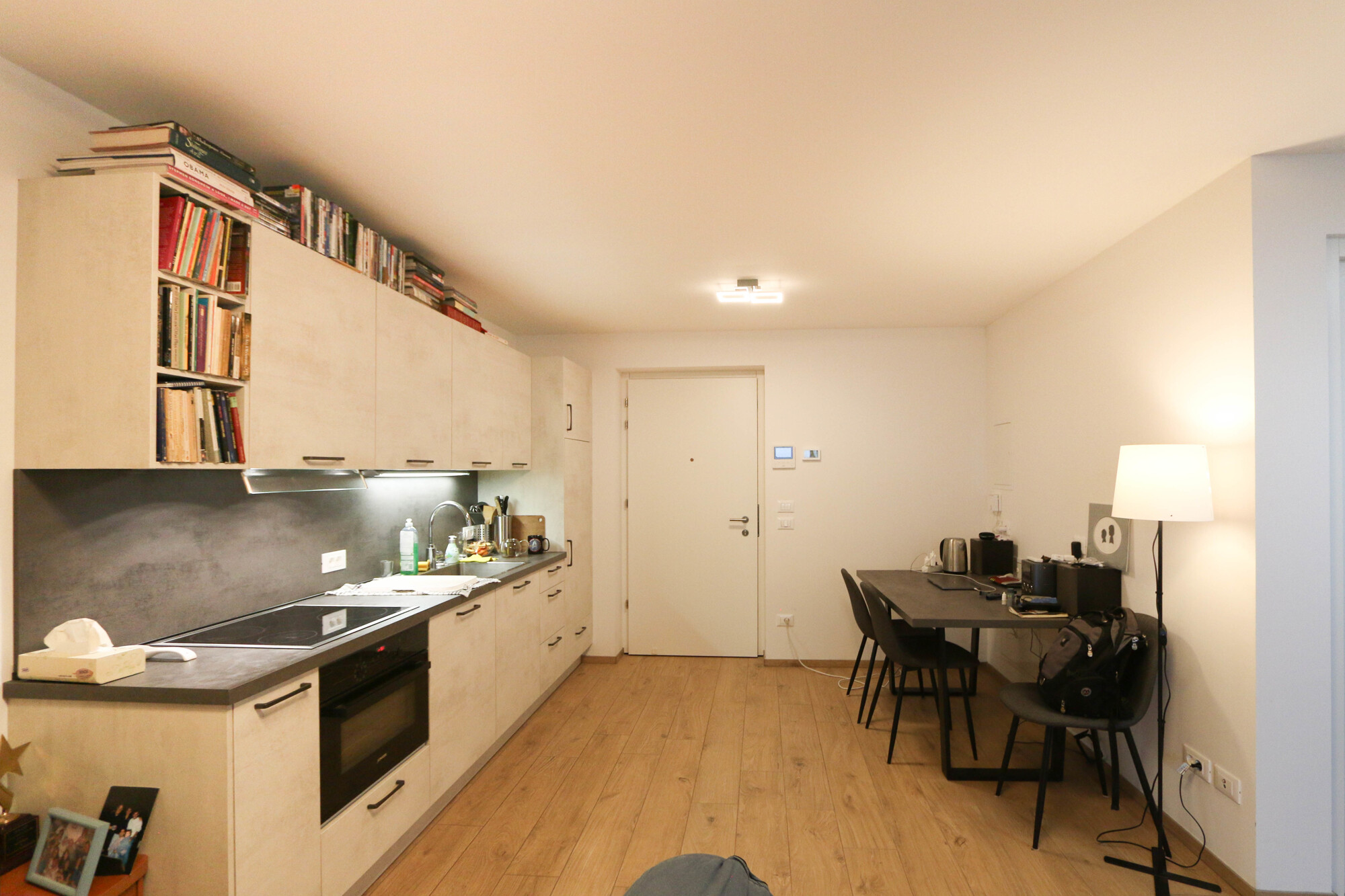 Wohn-/Schlaf-/Esszimmer/