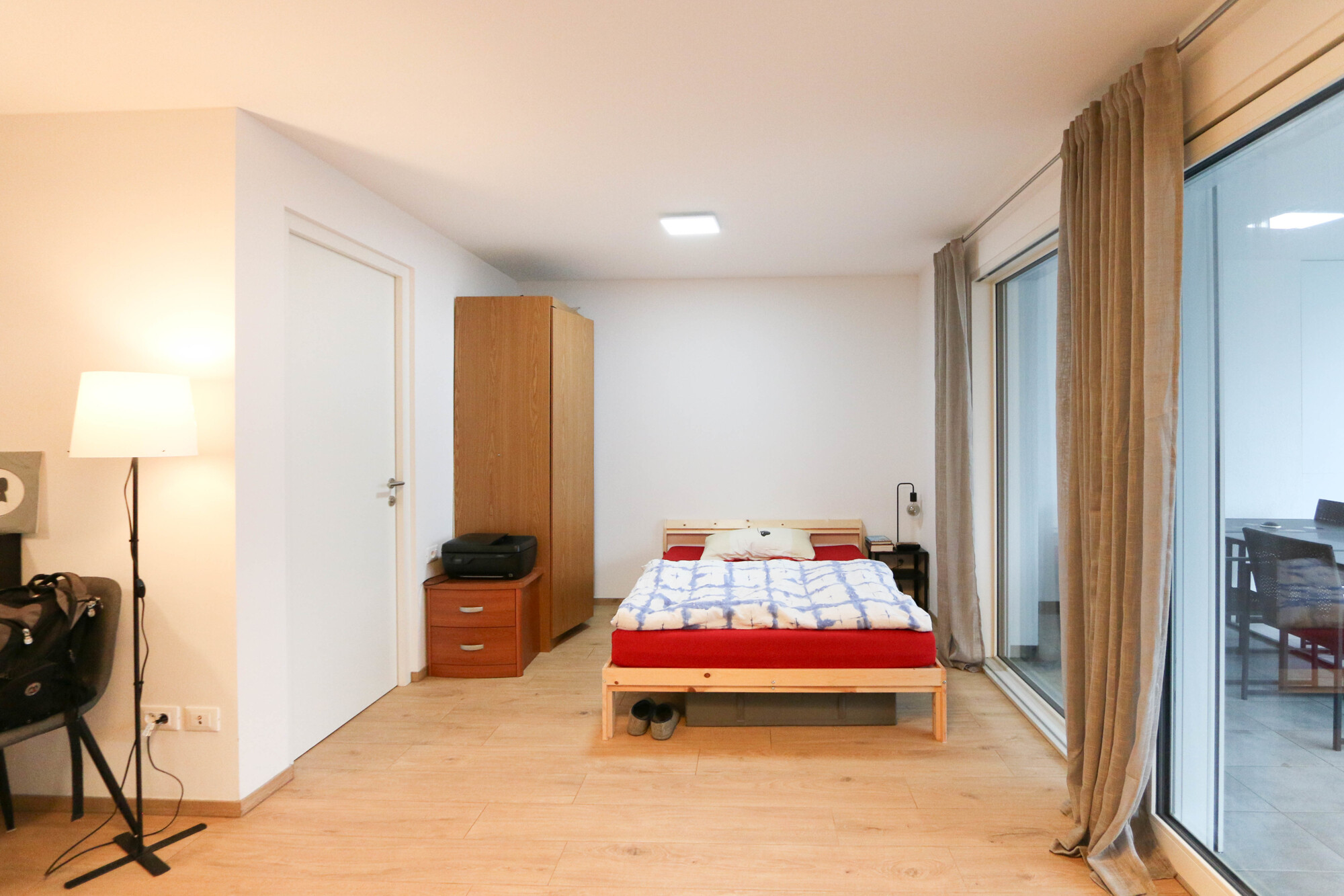 Wohn-/Schlaf-/Esszimmer/