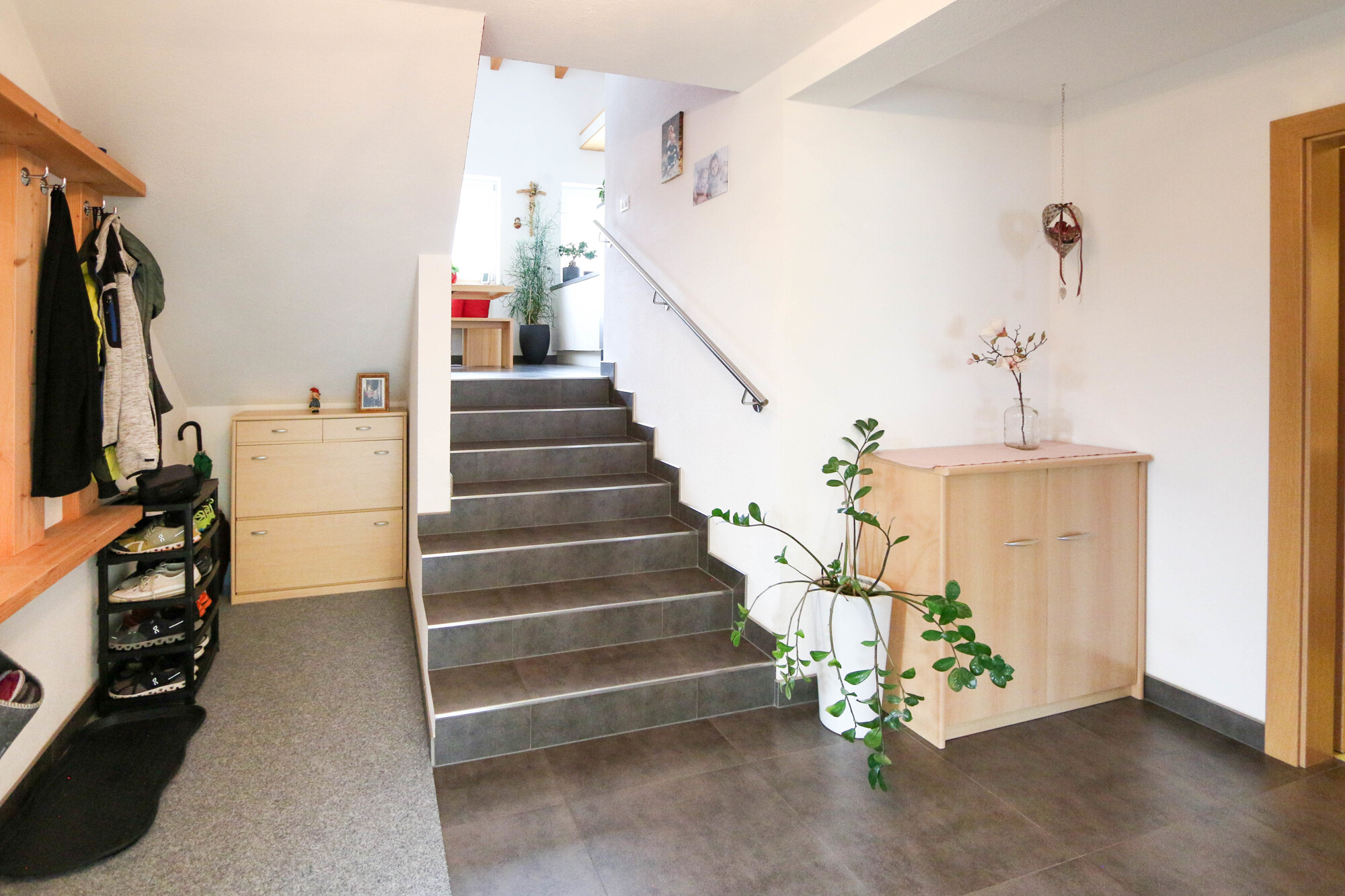 entrance/