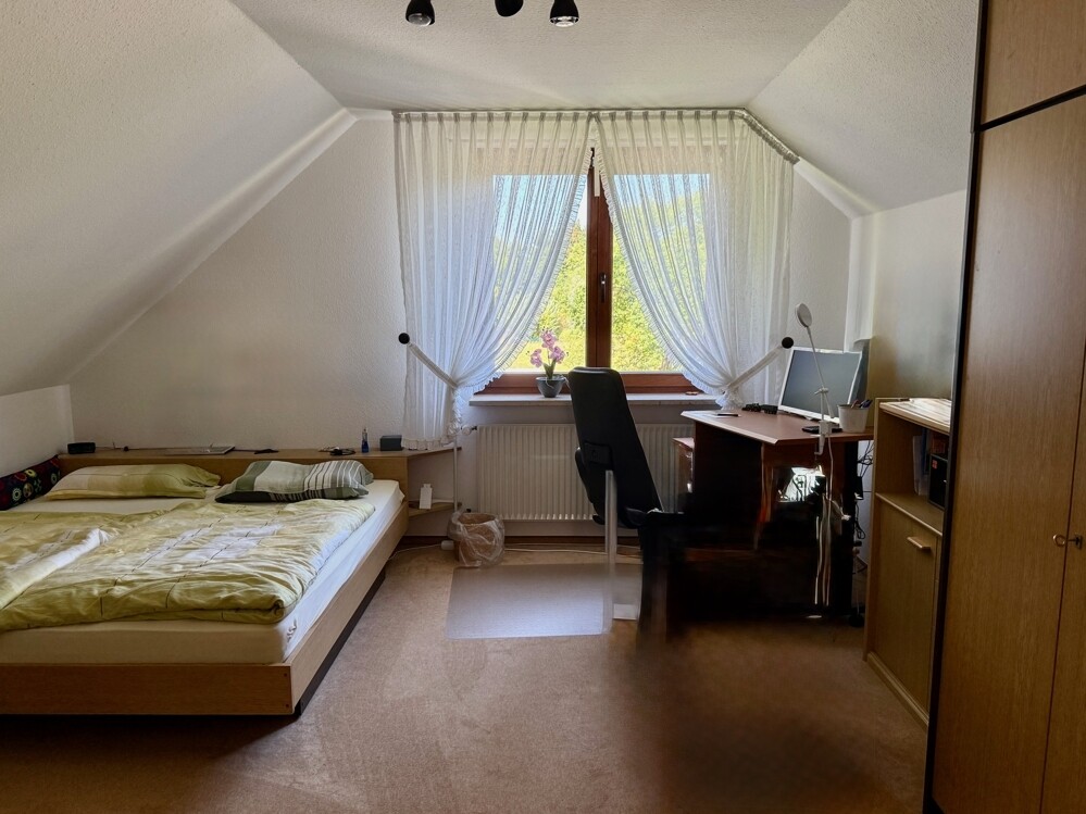 Zimmer 1 OG