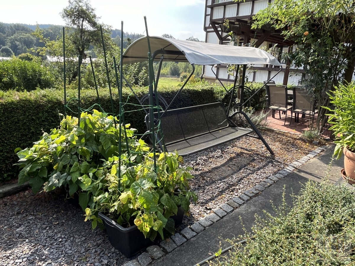 Gemütliche Sitzecken überall im Garten