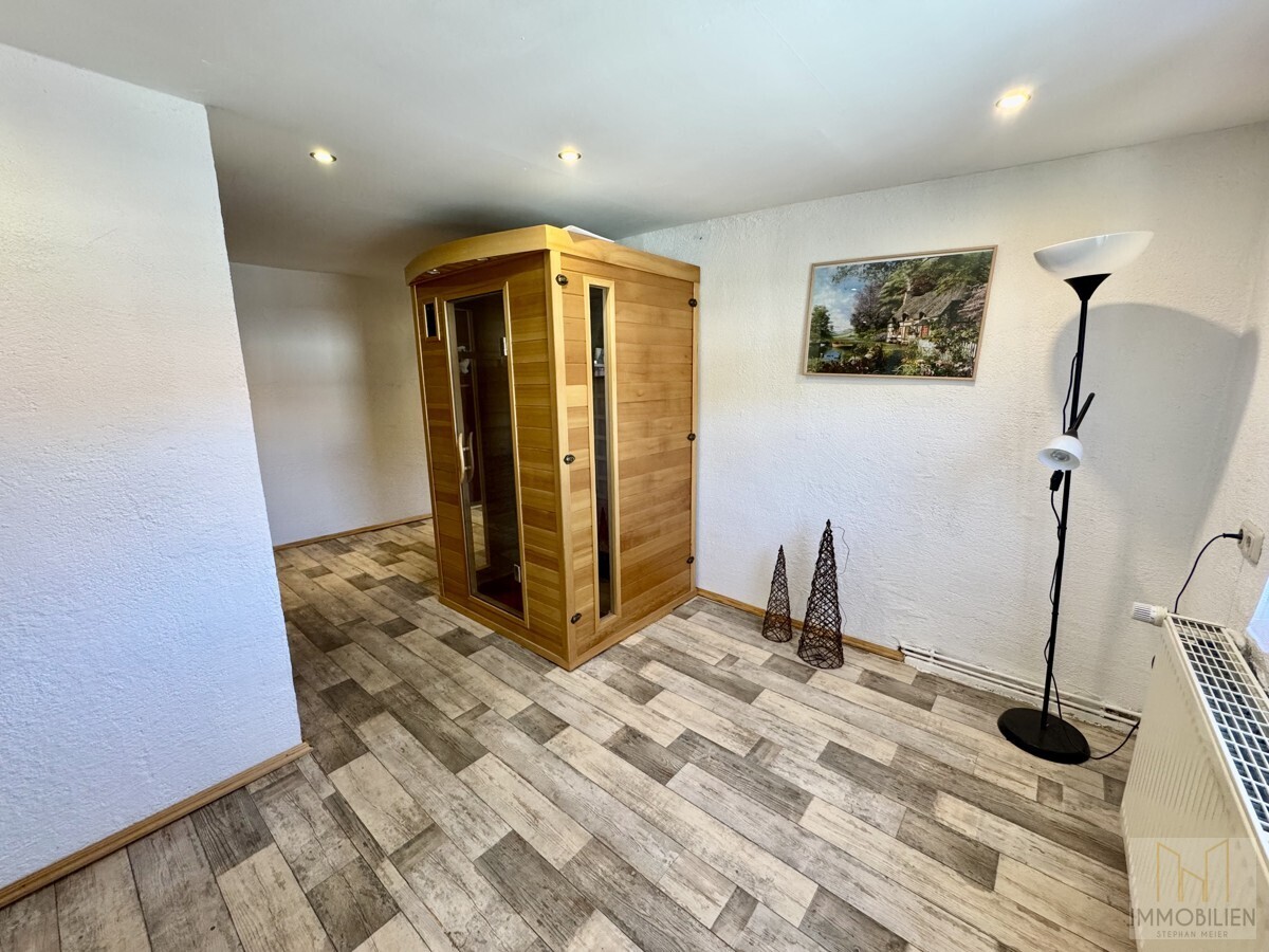 OG: Diele mit Infrarotkabine