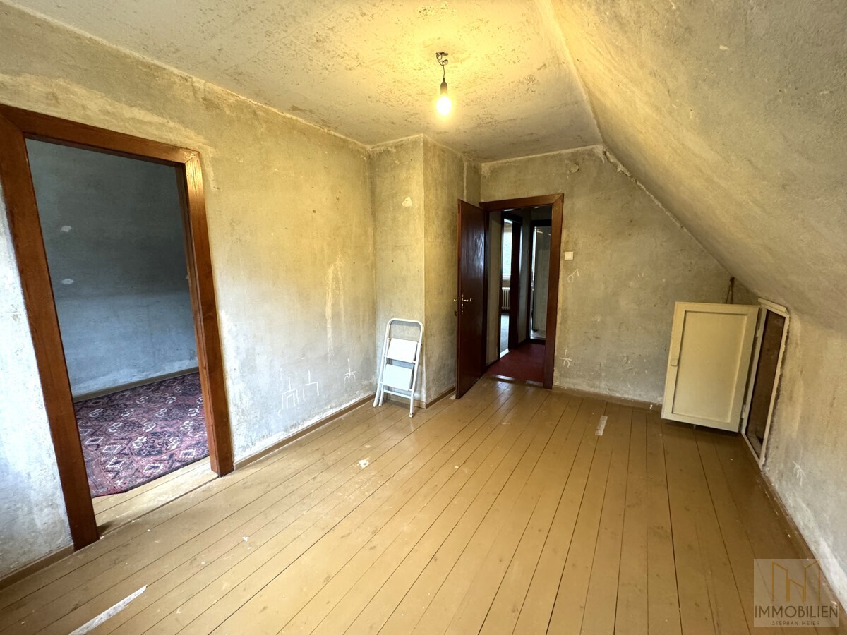 OG – Schlafzimmer mit Ankleidezimmer