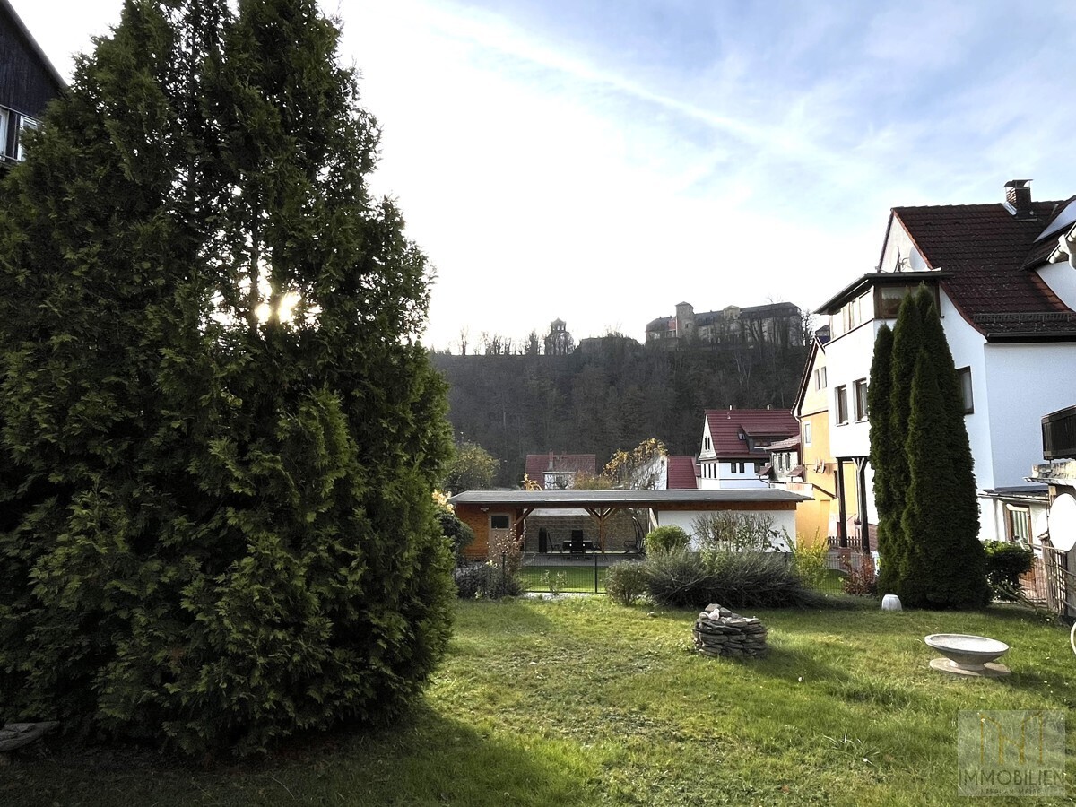 Garten mit Blick zum Schloss Schwarzburg