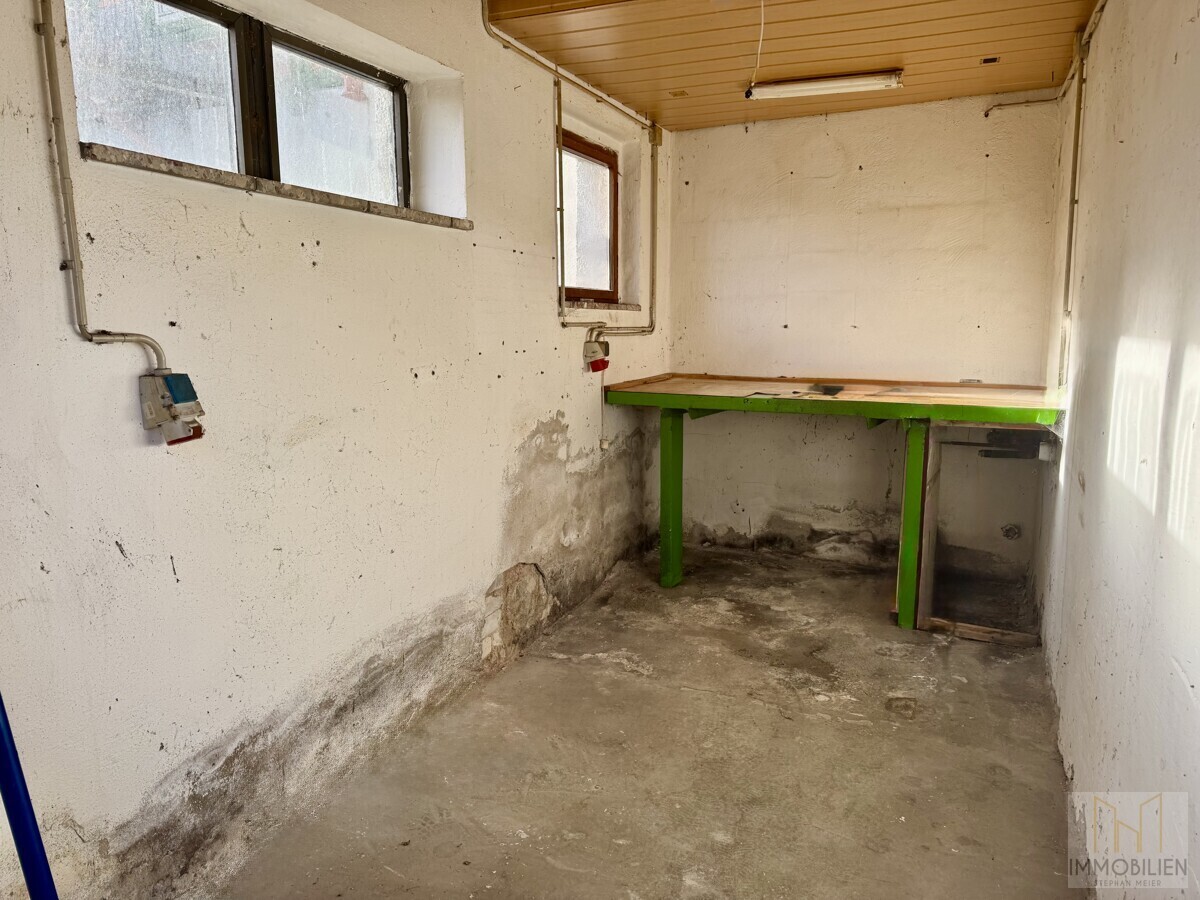 Lagerraum mit Starkstromanschluss