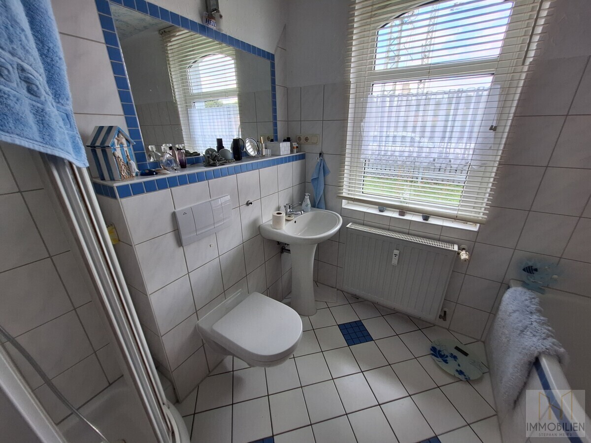 Wohnung EG: Badezimmer