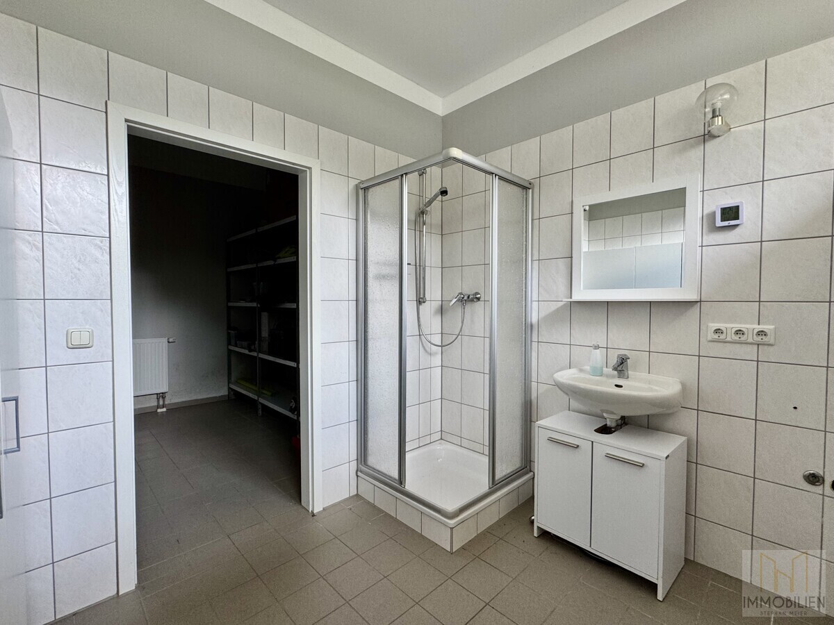 Umkleide / Dusche Mitarbeiterbereich