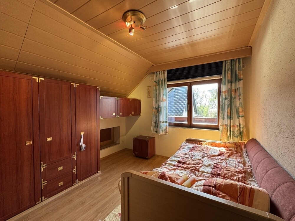 Schlafzimmer 2 (OG)
