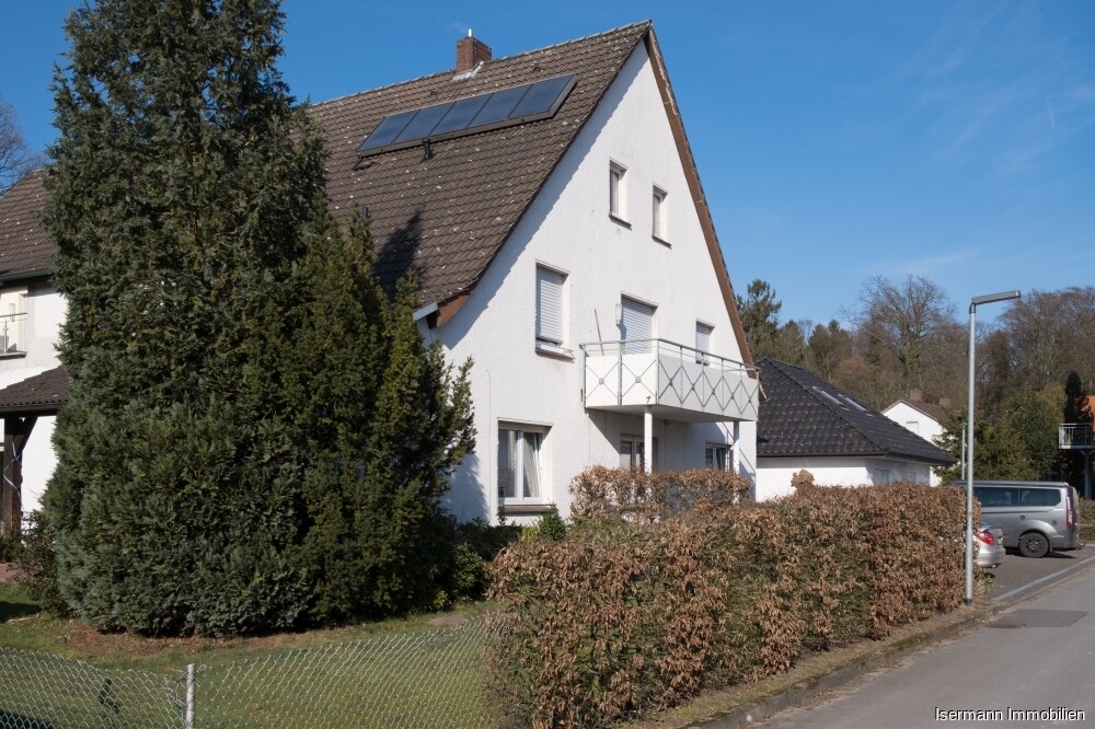 Die Wohnung verfügt über einen großzügigen privaten Gartenanteil.