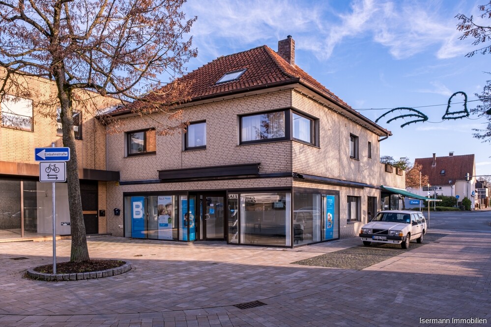 Gepflegtes Wohn- und Geschäftshaus mit zwei Ladenlokale in Top-Lage von Steinhagen
