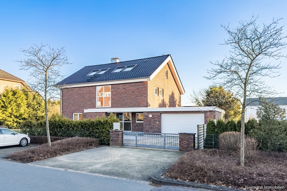 Hochwertig saniertes Einfamilienhaus