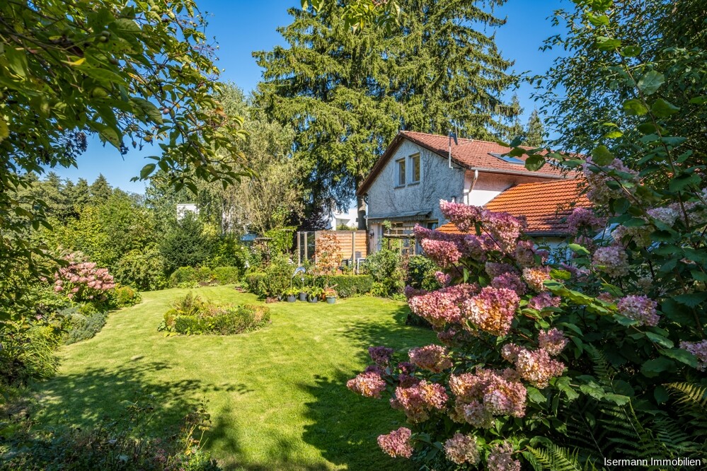 Sanierungsbedürftiges Ein-/Zweifamilienhaus in Bielefeld-Hoberge