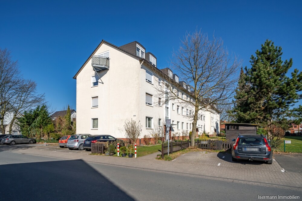 Die Erdgeschosswohnung (Hochparterre) befindet sich in einer gepflegten Wohnanlage.