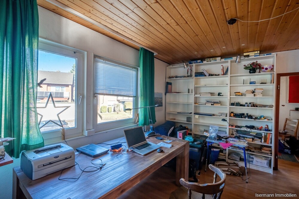 Büro, Kind oder Gast, das Haus verfügt über genügend Platz.