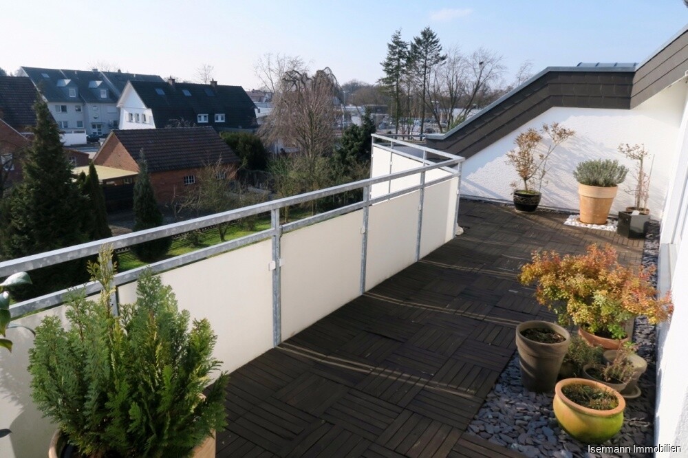 Der Balkon lädt zum Verweilen ein