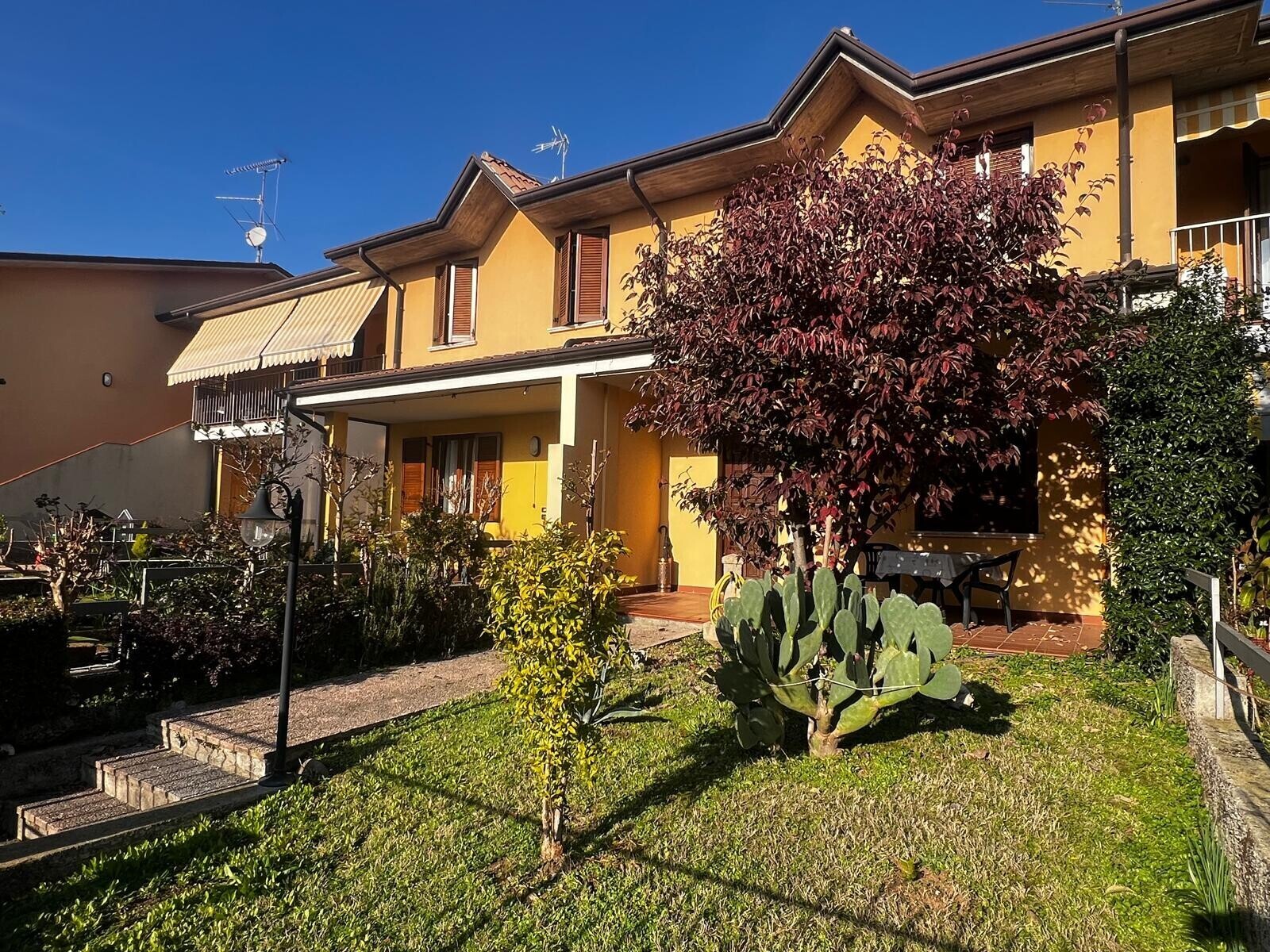 WhatsApp Image 2025-11-12 at 16.53.04 (2)