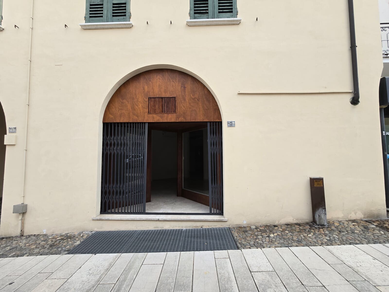 WhatsApp Image 2025-10-02 at 09.40.36 (1)