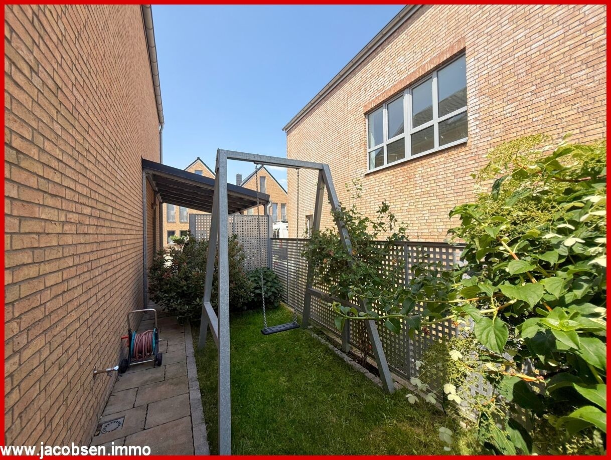 Massive Schaukel auf der Nordseite