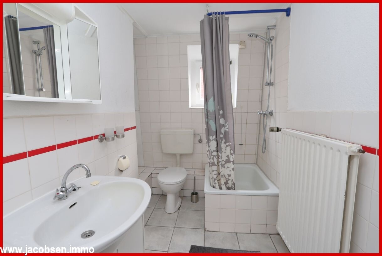 Wohnung 1 (über der Gaststätte)Bad