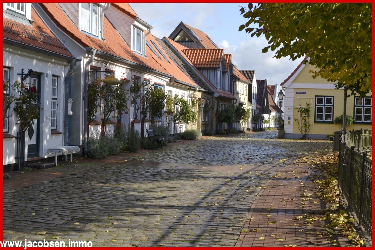 Straßenansicht vom Holm