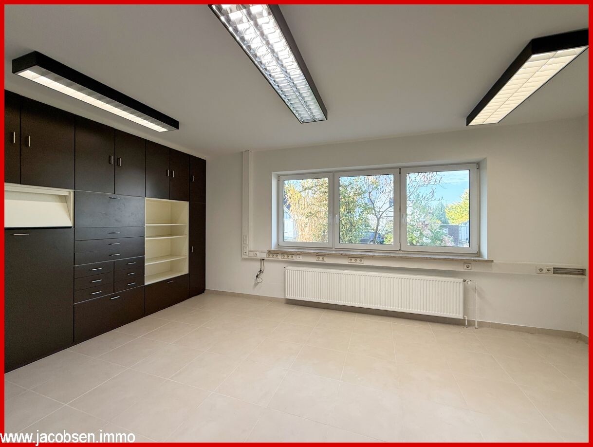 Arbeitszimmer im Eingangsgeschoss