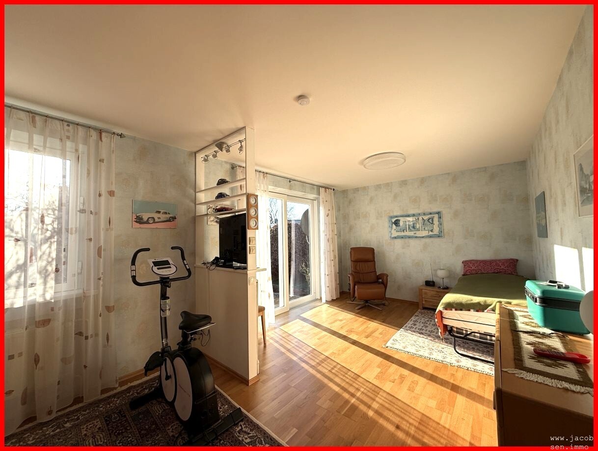 Schlafzimmer zum Garten